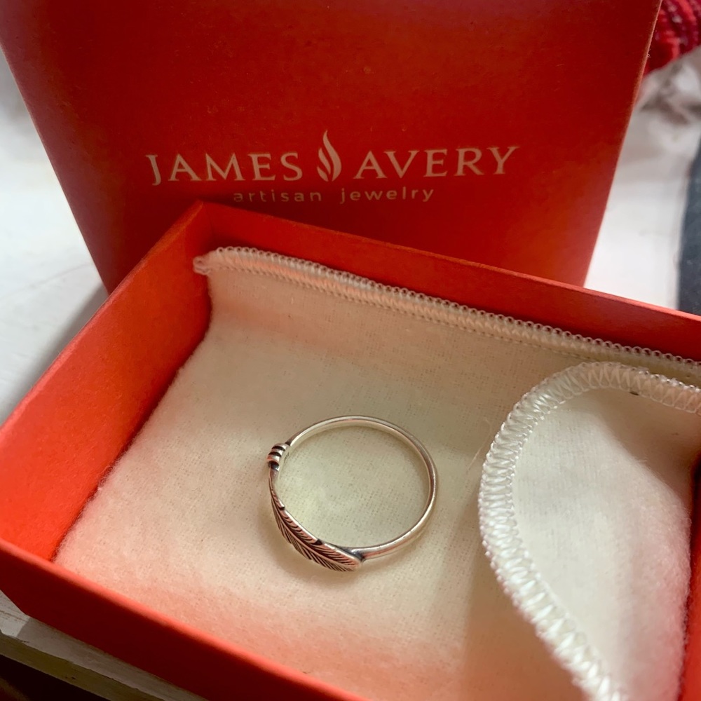 James Avery feather ring. Good condition. Size 9.